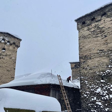 Готель Old House Ушґулі Екстер'єр фото