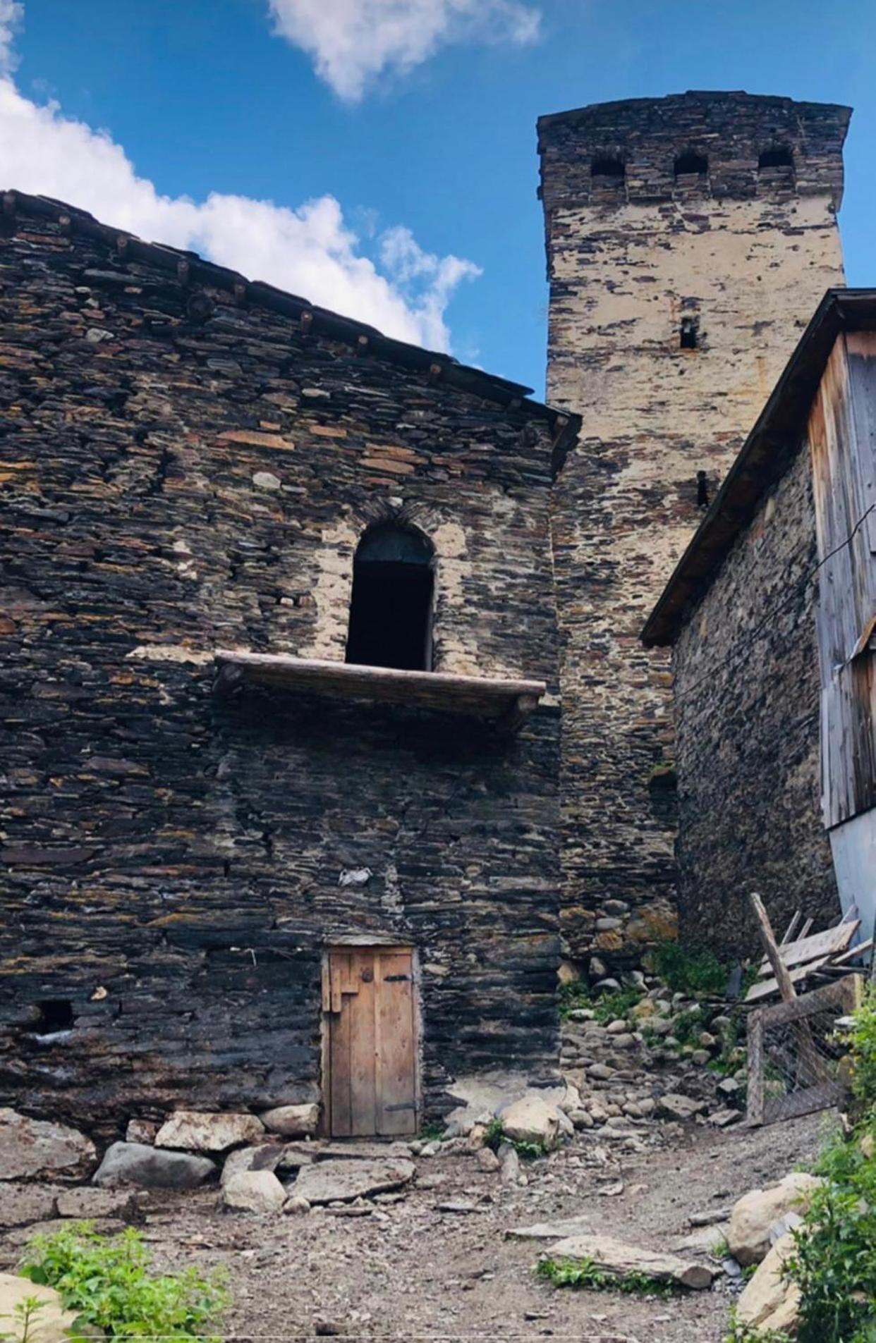 Готель Old House Ушґулі Екстер'єр фото