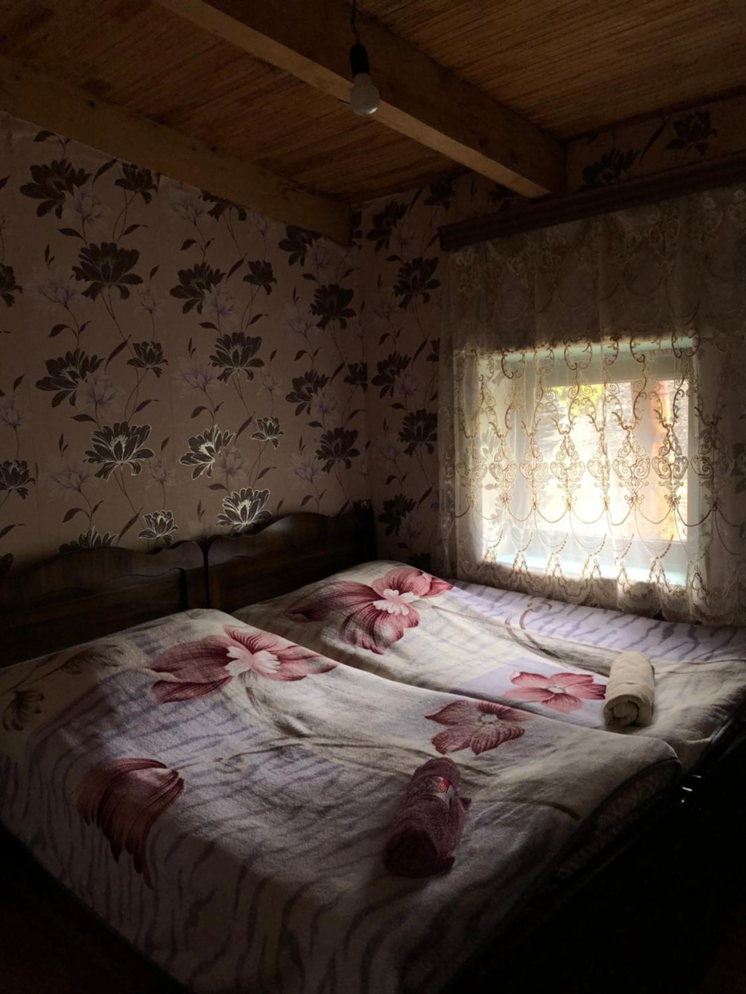 Готель Old House Ушґулі Екстер'єр фото